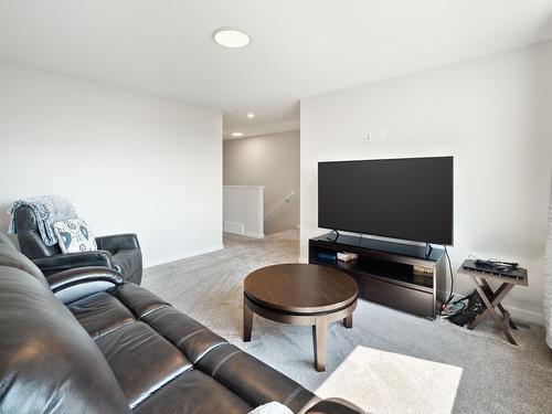 1512 Aspen Lane, Castlegar, BC - Indoor Photo Showing Living Room