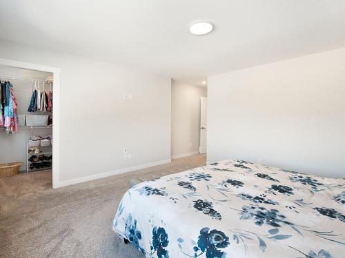 1512 Aspen Lane, Castlegar, BC - Indoor Photo Showing Bedroom