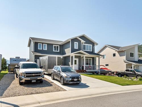 1512 Aspen Lane, Castlegar, BC - Outdoor With Deck Patio Veranda With Facade