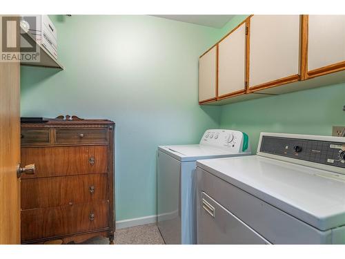 489 Highway 33 West Unit# 118, Kelowna, BC - Indoor Photo Showing Laundry Room