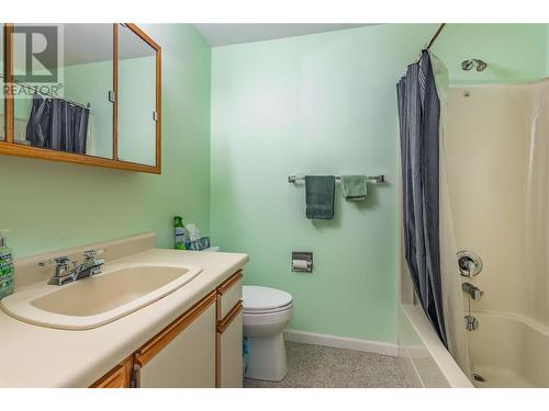 489 Highway 33 West Unit# 118, Kelowna, BC - Indoor Photo Showing Bathroom