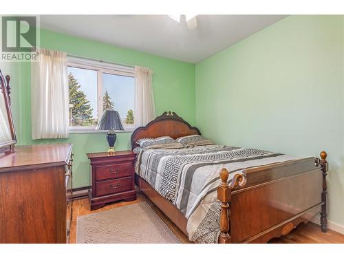 489 Highway 33 West Unit# 118, Kelowna, BC - Indoor Photo Showing Bedroom