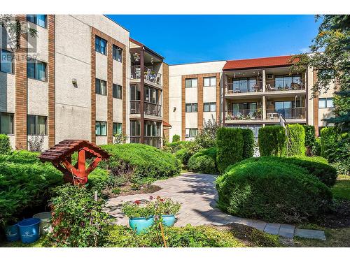 489 Highway 33 West Unit# 118, Kelowna, BC - Outdoor