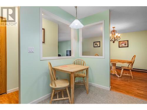 489 Highway 33 West Unit# 118, Kelowna, BC - Indoor Photo Showing Dining Room