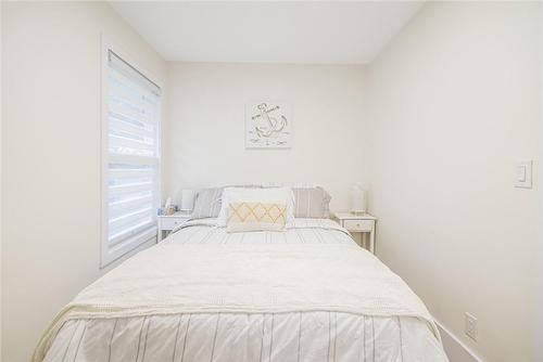 385 Westwood Avenue, Crystal Beach, ON - Indoor Photo Showing Bedroom