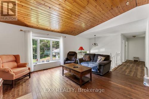 192 Gulf Road, Marmora And Lake, ON - Indoor Photo Showing Living Room