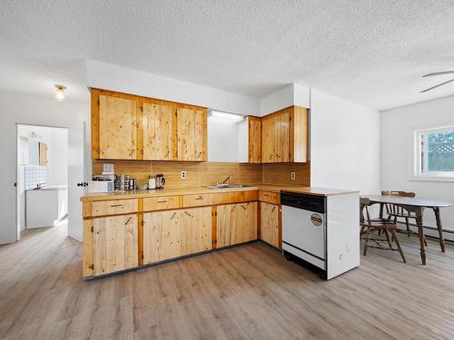 2038 Coldwater Ave, Merritt, BC - Indoor Photo Showing Kitchen