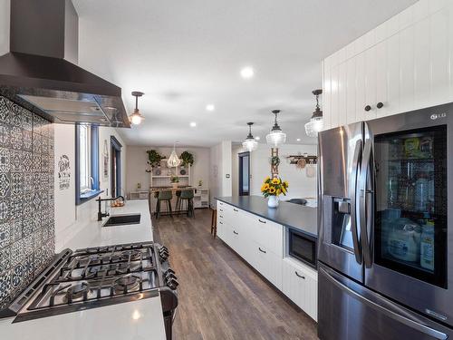 162 Zirnhelt Road, Kamloops, BC - Indoor Photo Showing Kitchen