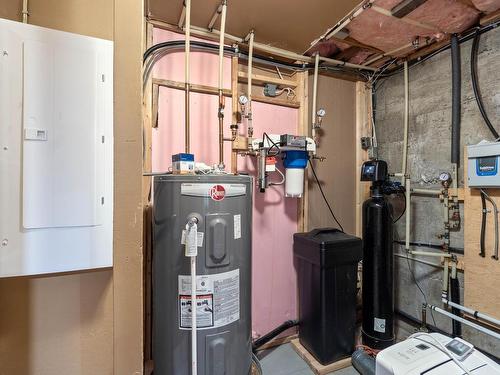 162 Zirnhelt Road, Kamloops, BC - Indoor Photo Showing Basement