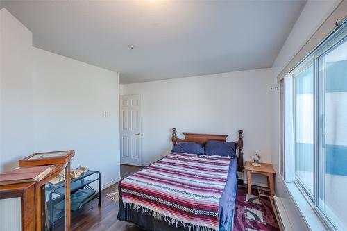 205-1750 Atkinson Street, Penticton, BC - Indoor Photo Showing Bedroom