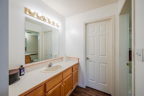 205-1750 Atkinson Street, Penticton, BC - Indoor Photo Showing Bathroom