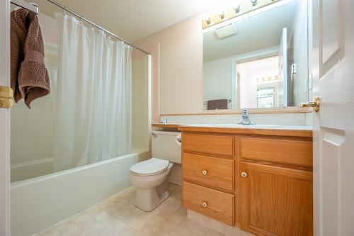 205-1750 Atkinson Street, Penticton, BC - Indoor Photo Showing Bathroom