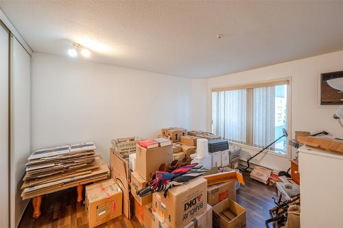 205-1750 Atkinson Street, Penticton, BC - Indoor Photo Showing Other Room