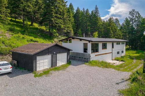 8250 Sun Valley Road, Kelowna, BC - Outdoor