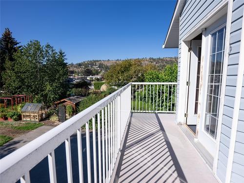 10709 Elliot Street, Summerland, BC - Outdoor