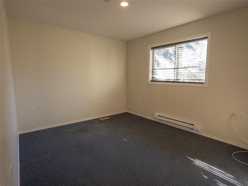 10709 Elliot Street, Summerland, BC - Indoor Photo Showing Other Room