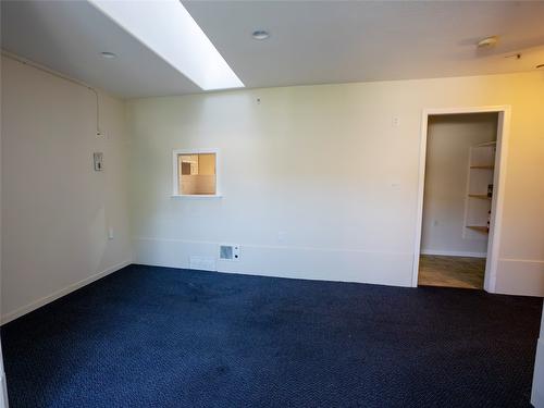 10709 Elliot Street, Summerland, BC - Indoor Photo Showing Other Room