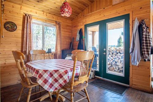 35-10250 Dee Lake Road, Lake Country, BC - Indoor Photo Showing Dining Room