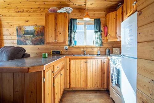 35-10250 Dee Lake Road, Lake Country, BC - Indoor Photo Showing Kitchen