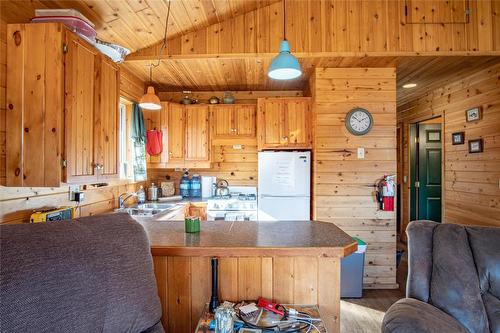 35-10250 Dee Lake Road, Lake Country, BC - Indoor Photo Showing Kitchen With Double Sink