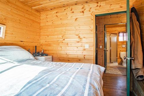 35-10250 Dee Lake Road, Lake Country, BC - Indoor Photo Showing Bedroom