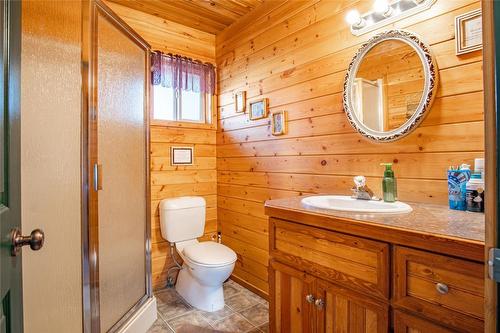 35-10250 Dee Lake Road, Lake Country, BC - Indoor Photo Showing Bathroom