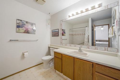 322-2085 Gordon Drive, Kelowna, BC - Indoor Photo Showing Bathroom