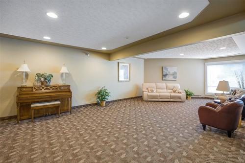 322-2085 Gordon Drive, Kelowna, BC - Indoor