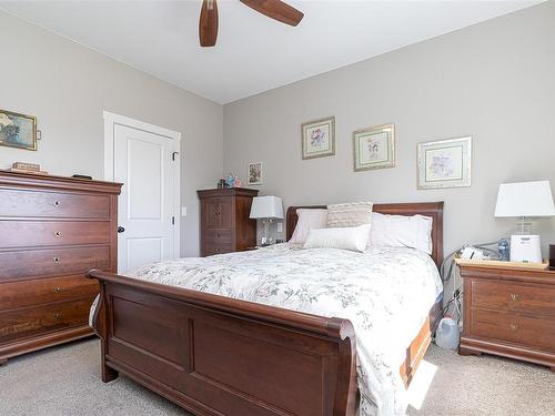 9918 Victoria Rd, Chemainus, BC - Indoor Photo Showing Bedroom