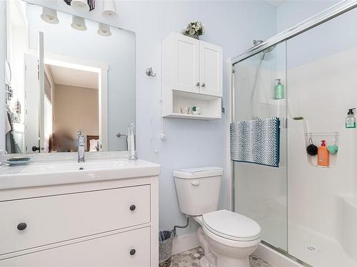 9918 Victoria Rd, Chemainus, BC - Indoor Photo Showing Bathroom