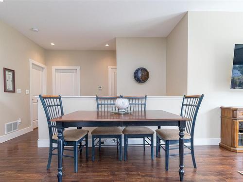 9918 Victoria Rd, Chemainus, BC - Indoor Photo Showing Dining Room