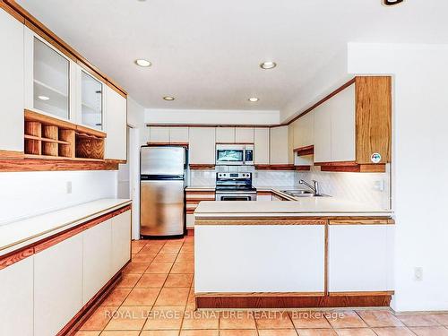 24 Burleigh Heights Dr, Toronto, ON - Indoor Photo Showing Kitchen With Double Sink