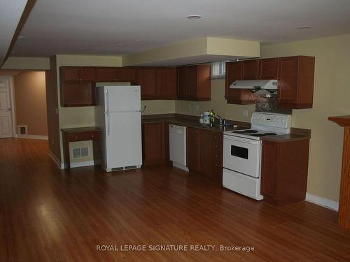 Lower-2872 Castlebridge Dr, Mississauga, ON - Indoor Photo Showing Kitchen