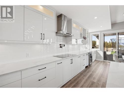 746 Carnoustie Drive Lot# 11, Kelowna, BC - Indoor Photo Showing Kitchen With Upgraded Kitchen