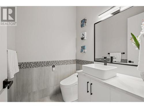 746 Carnoustie Drive Lot# 11, Kelowna, BC - Indoor Photo Showing Bathroom