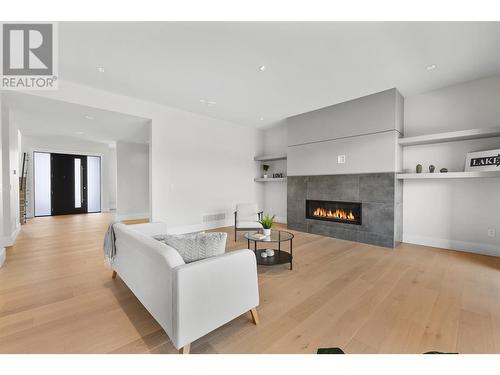 1583 Malbec Place, West Kelowna, BC - Indoor Photo Showing Living Room With Fireplace