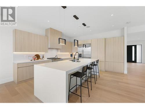 1583 Malbec Place, West Kelowna, BC - Indoor Photo Showing Kitchen With Upgraded Kitchen