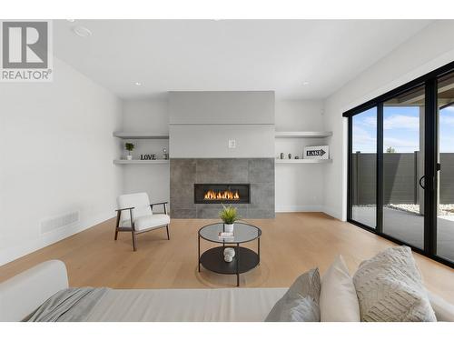 1583 Malbec Place, West Kelowna, BC - Indoor Photo Showing Living Room With Fireplace