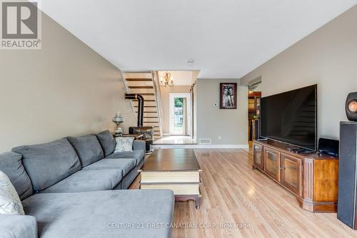 55 Yew Tree Gardens, London, ON - Indoor Photo Showing Living Room