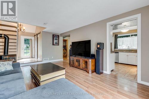 55 Yew Tree Gardens, London, ON - Indoor Photo Showing Living Room