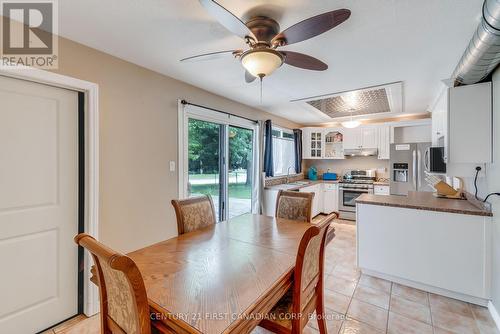 55 Yew Tree Gardens, London, ON - Indoor Photo Showing Kitchen With Double Sink