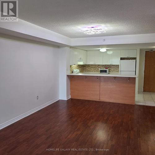 402 - 7428 Markham Road, Markham (Middlefield), ON - Indoor Photo Showing Kitchen