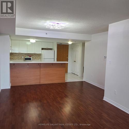 402 - 7428 Markham Road, Markham (Middlefield), ON - Indoor Photo Showing Kitchen