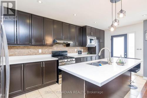 15 Tribune Drive, Brampton (Northwest Brampton), ON - Indoor Photo Showing Kitchen With Double Sink With Upgraded Kitchen