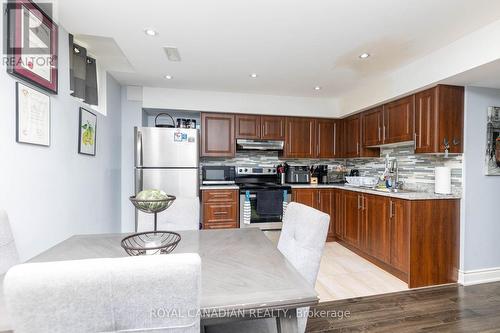 15 Tribune Drive, Brampton (Northwest Brampton), ON - Indoor Photo Showing Kitchen