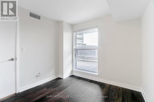 325 - 160 Flemington Road, Toronto (Yorkdale-Glen Park), ON - Indoor Photo Showing Other Room