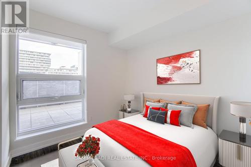 325 - 160 Flemington Road, Toronto (Yorkdale-Glen Park), ON - Indoor Photo Showing Bedroom