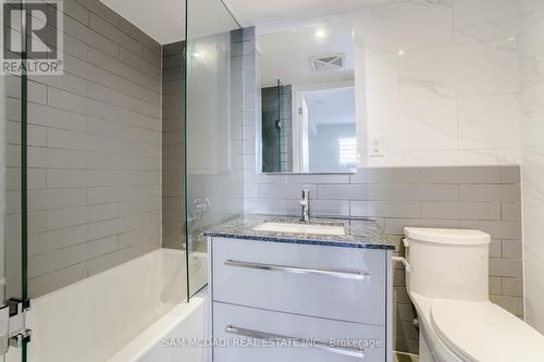 325 - 160 Flemington Road, Toronto (Yorkdale-Glen Park), ON - Indoor Photo Showing Bathroom