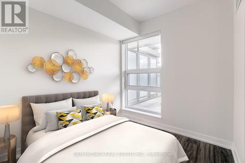 325 - 160 Flemington Road, Toronto (Yorkdale-Glen Park), ON - Indoor Photo Showing Bedroom