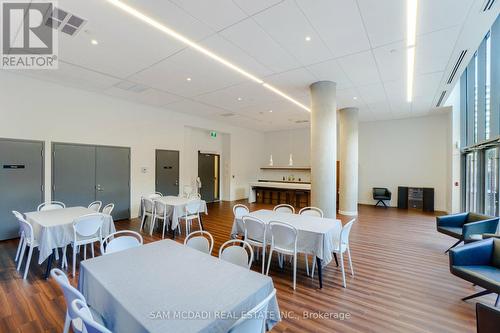 325 - 160 Flemington Road, Toronto (Yorkdale-Glen Park), ON - Indoor Photo Showing Dining Room